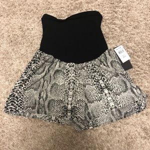 Rachel Zoe maternity snakeskin shorts NWT M